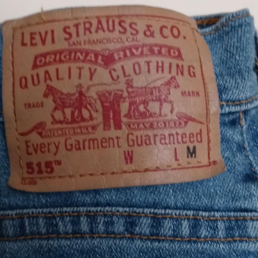 Women Levi - Picture 5 of 8